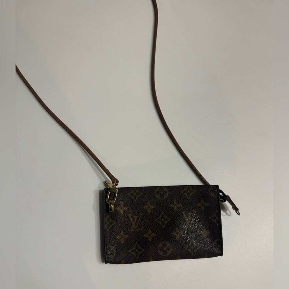 Louis Vuitton pouch/crossbody bag/clutch with provided strap
